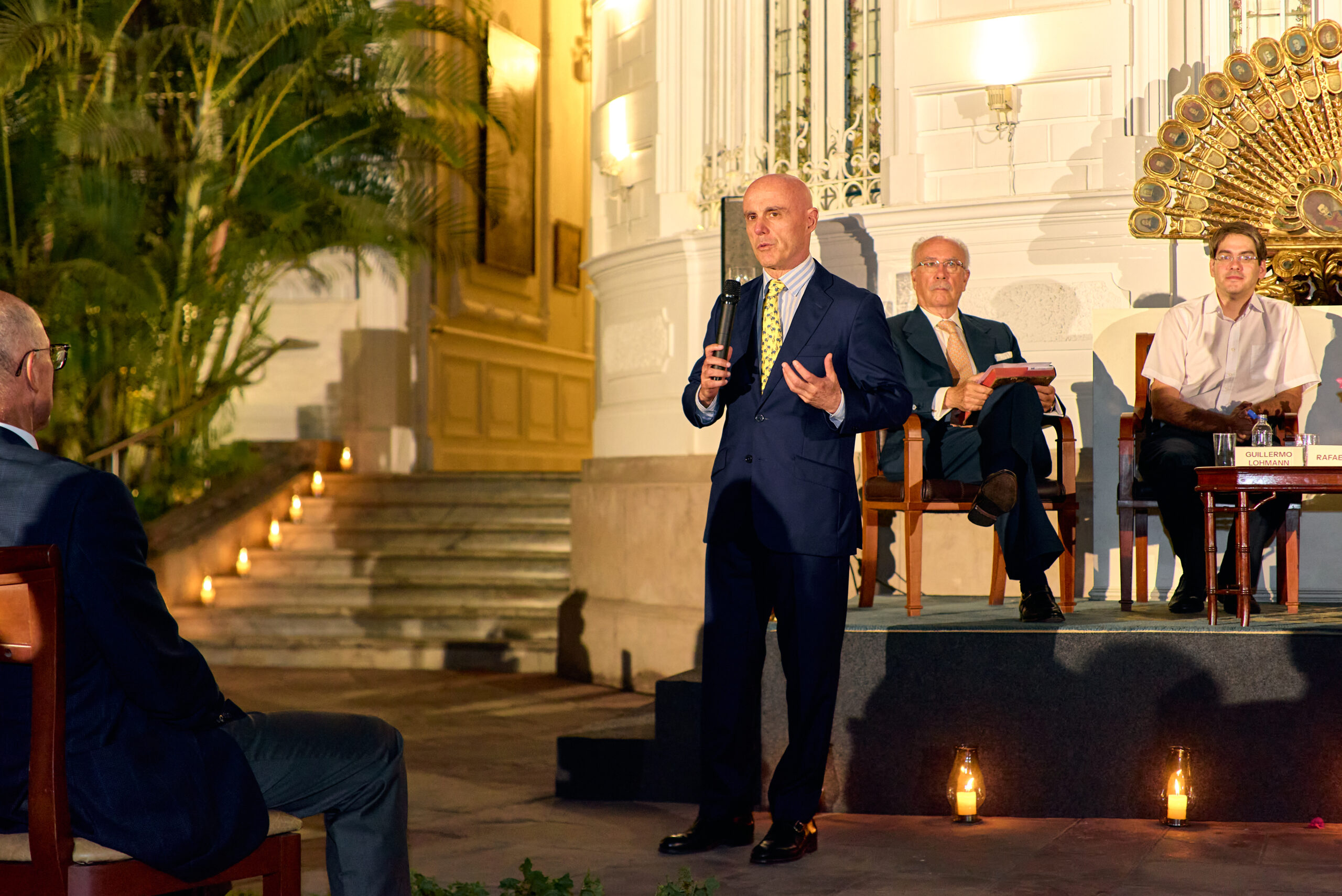 Presentamos en Lima el informe “La leyenda negra»